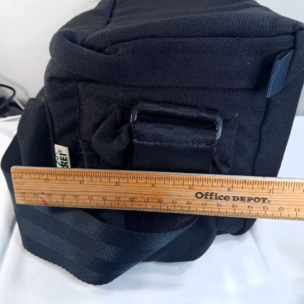 Vintage REI Camera Bag Carry camcorder black Case Shoulder Strap Pockets padded‎